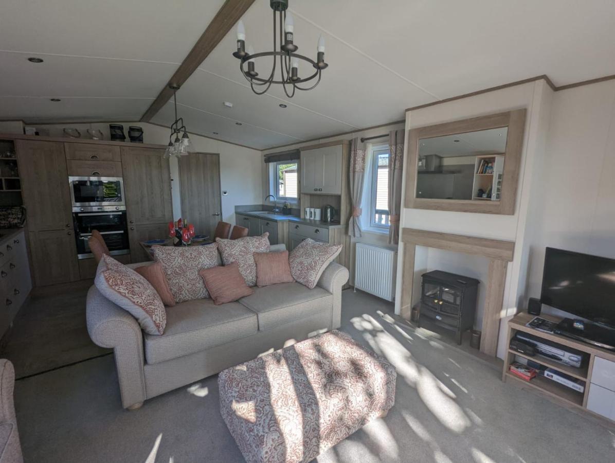Stunning Luxury Caravan On Edge Of New Forest On Shorefield Country Park Entertainment And Leisure Passes Included Milford on Sea Eksteriør bilde