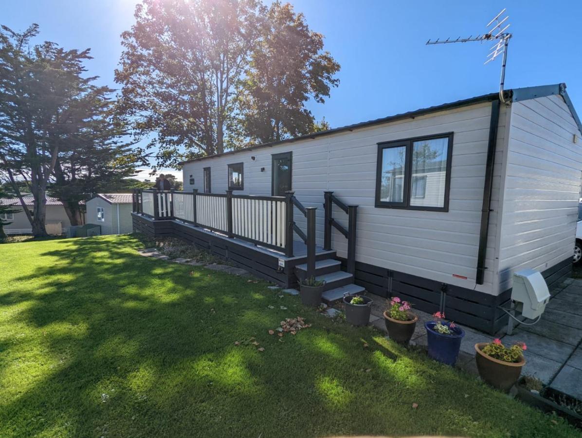 Stunning Luxury Caravan On Edge Of New Forest On Shorefield Country Park Entertainment And Leisure Passes Included Milford on Sea Eksteriør bilde