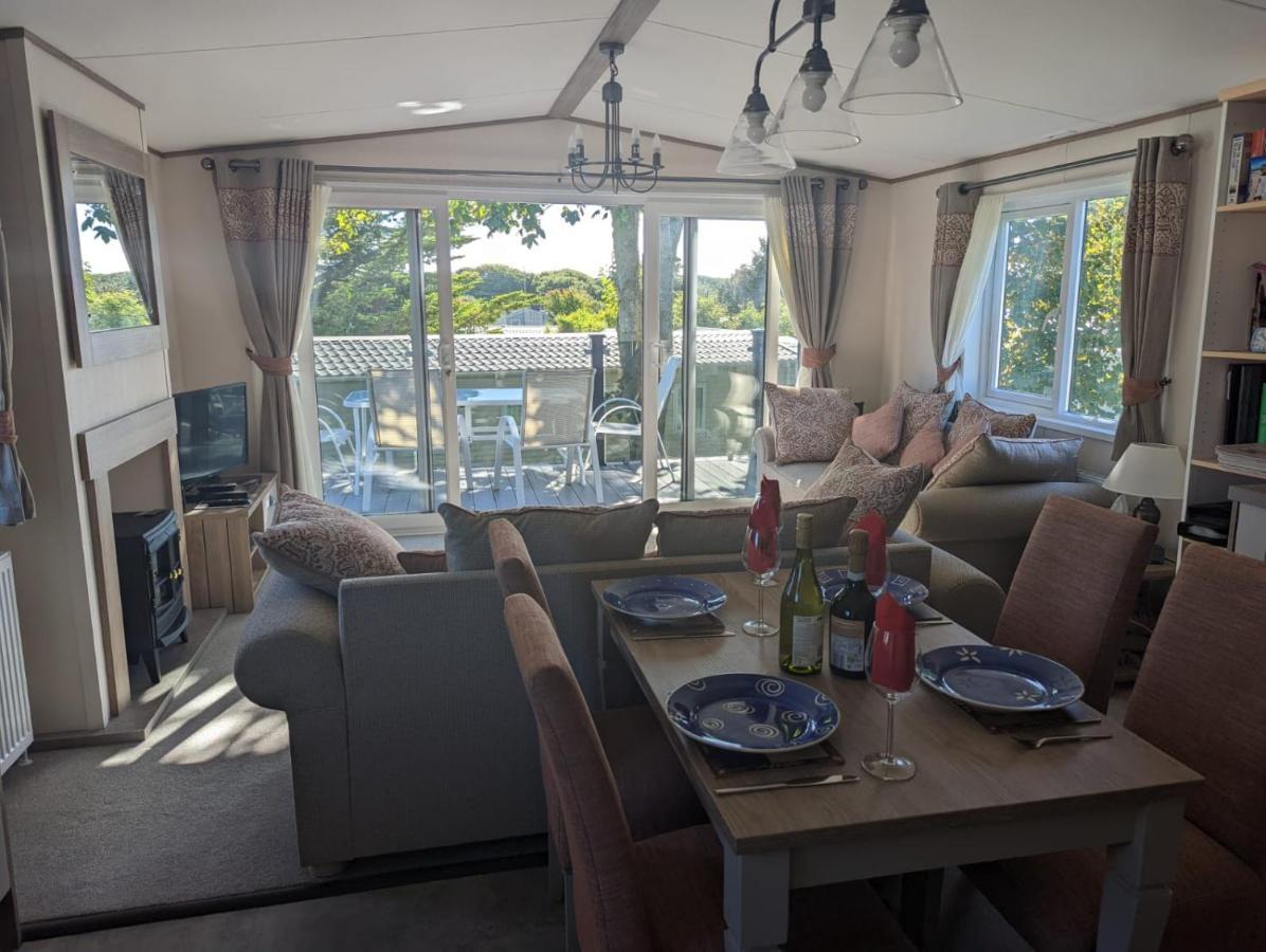 Stunning Luxury Caravan On Edge Of New Forest On Shorefield Country Park Entertainment And Leisure Passes Included Milford on Sea Eksteriør bilde