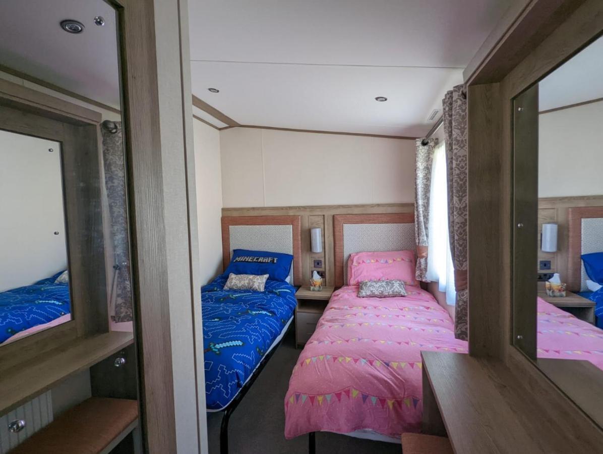 Stunning Luxury Caravan On Edge Of New Forest On Shorefield Country Park Entertainment And Leisure Passes Included Milford on Sea Eksteriør bilde